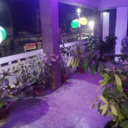 International Hotel In جوراكبور المظهر الخارجي الصورة